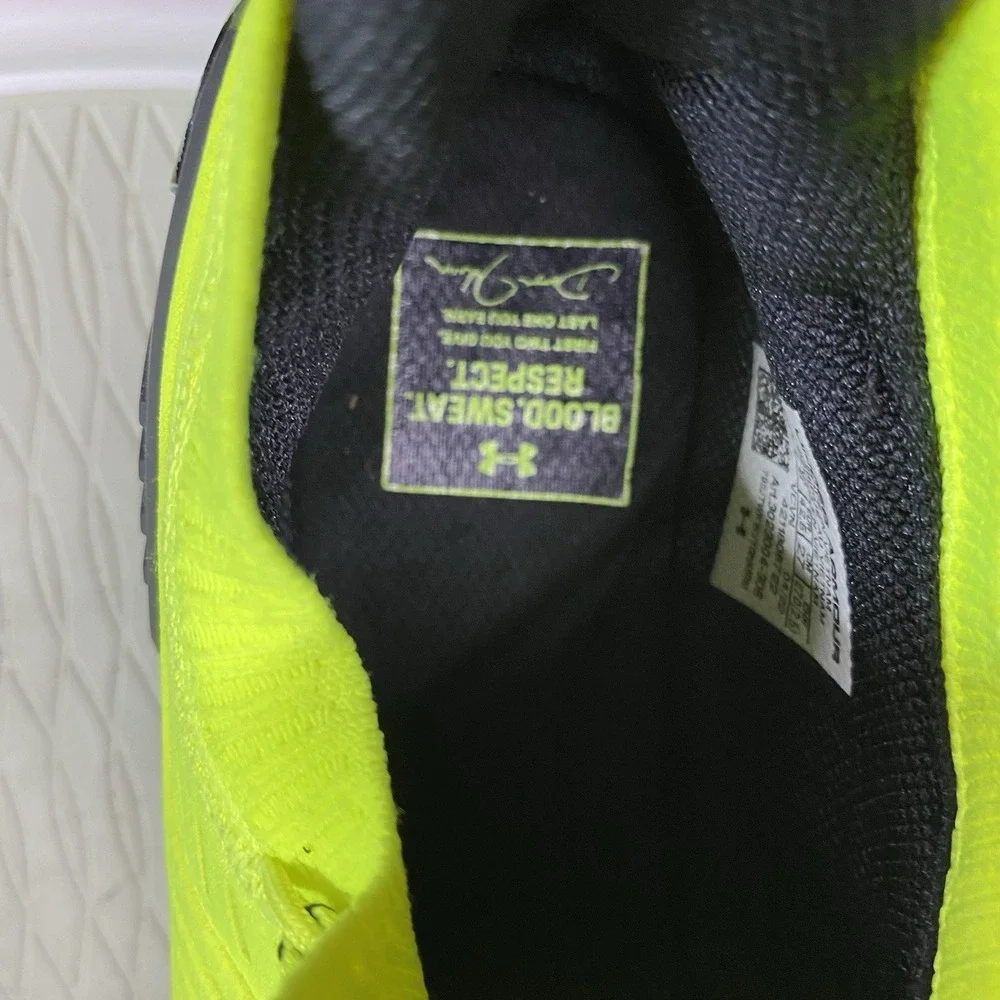 Under‎ Armour UA Project Rock 3 HOVR Volt Mens Yellow& Black Sneaker Sz9